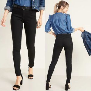Old Navy Mid-Rise Super Skinny Jeans in Black